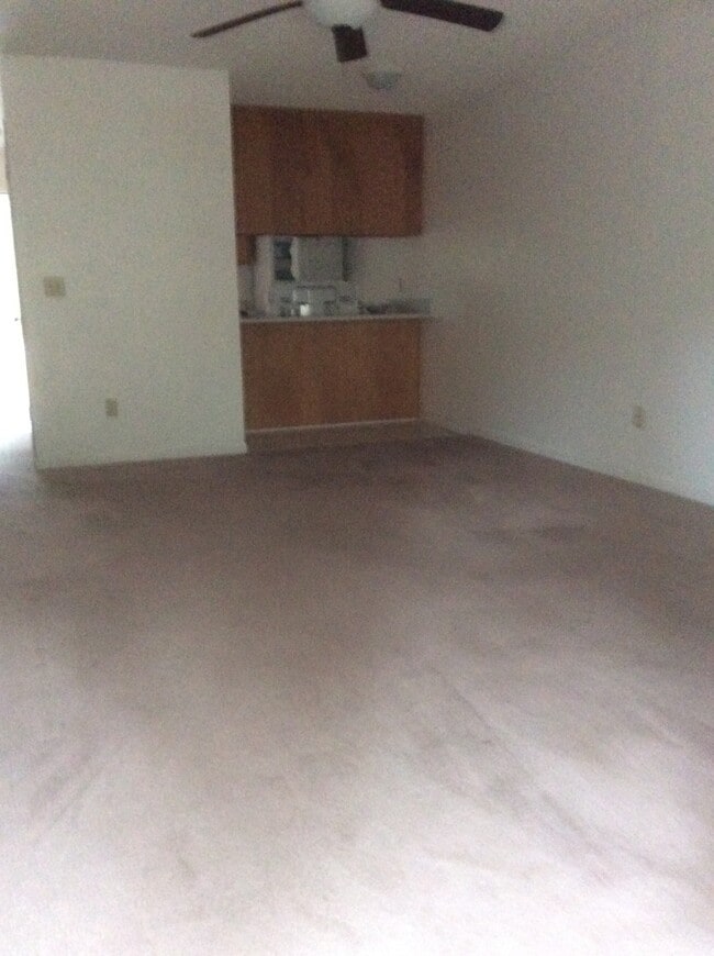 Building Photo - Duplex in Crawfordville