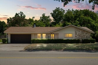 Building Photo - 509 Wilshire Dr