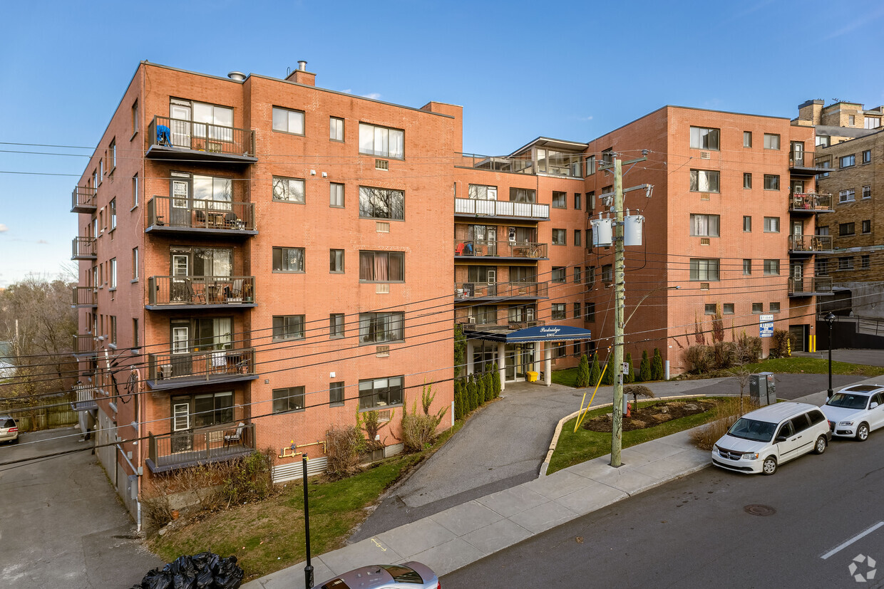 Primary Photo - 4905 Ch De La Côte-Saint-Luc