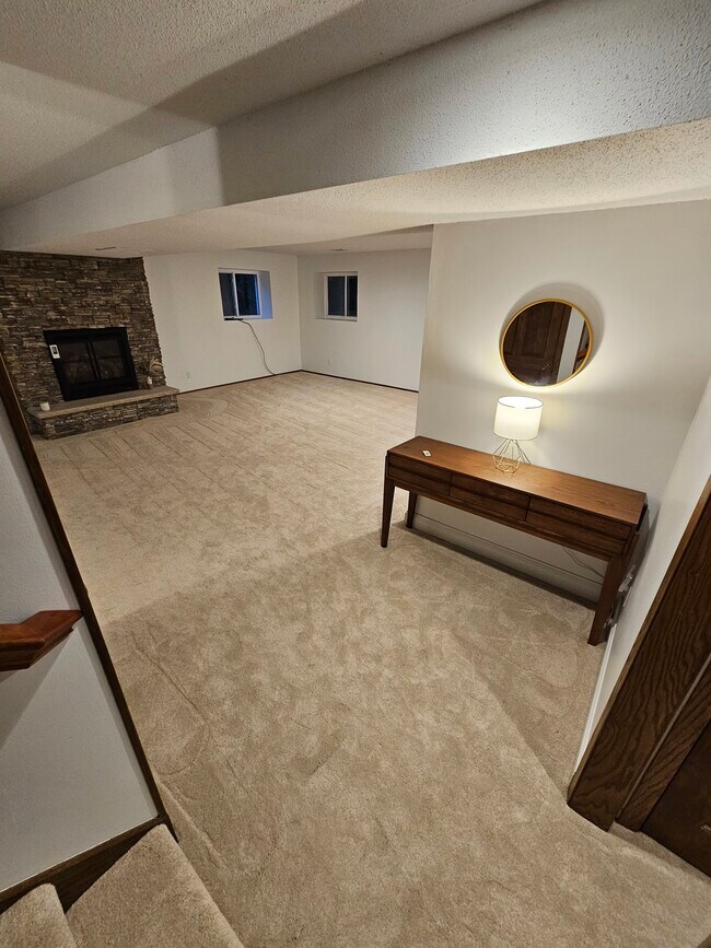 living area landing - 20807 70th Ave N