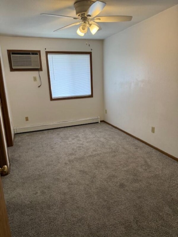 Foto principal - 305 S 1st St