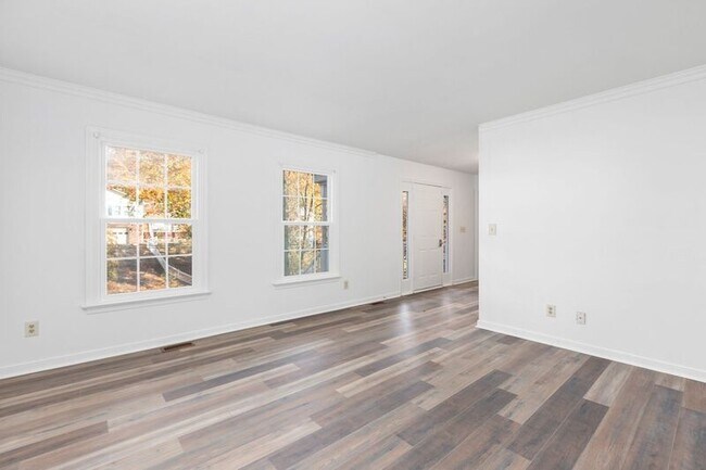 Building Photo - 1017 John Paul Jones Dr