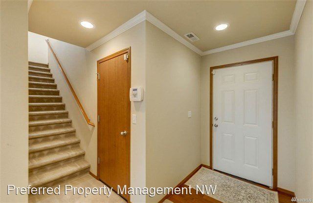 Building Photo - 4 br, 2.5 bath House - 10526 6th PL W #5