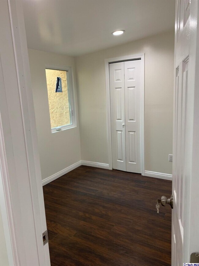 Building Photo - 412 N Glenwood Pl