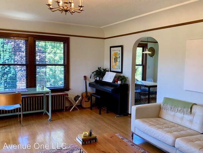 Building Photo - 1 br, 1 bath House - 1100 17th Ave. #201