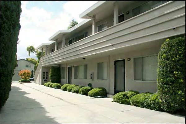 Building Photo - Plum Tree Apartments