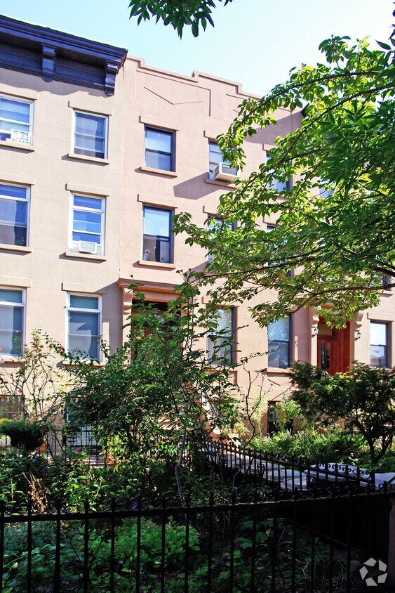 Building Photo - 91 3rd Pl