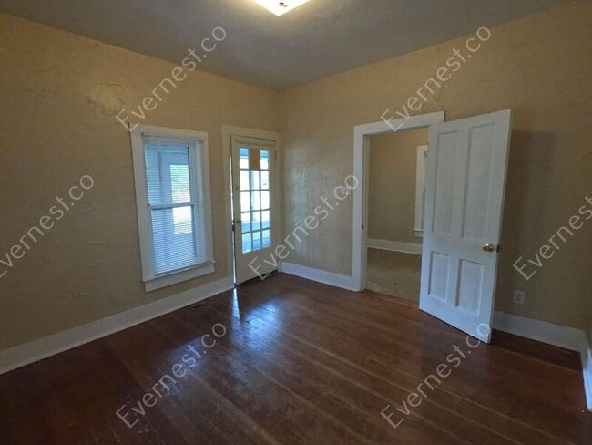 Building Photo - 408 Edwards St