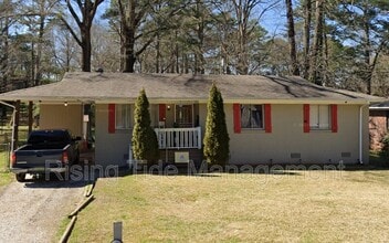 Building Photo - 9812 Maple Ln