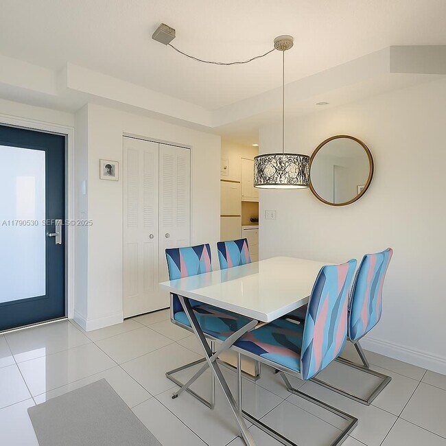 Building Photo - 301 Golden Isles Dr