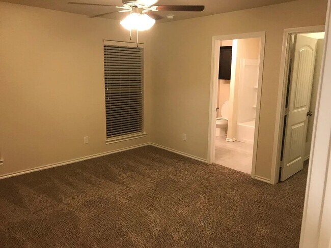 Foto del edificio - 918 E 90th St