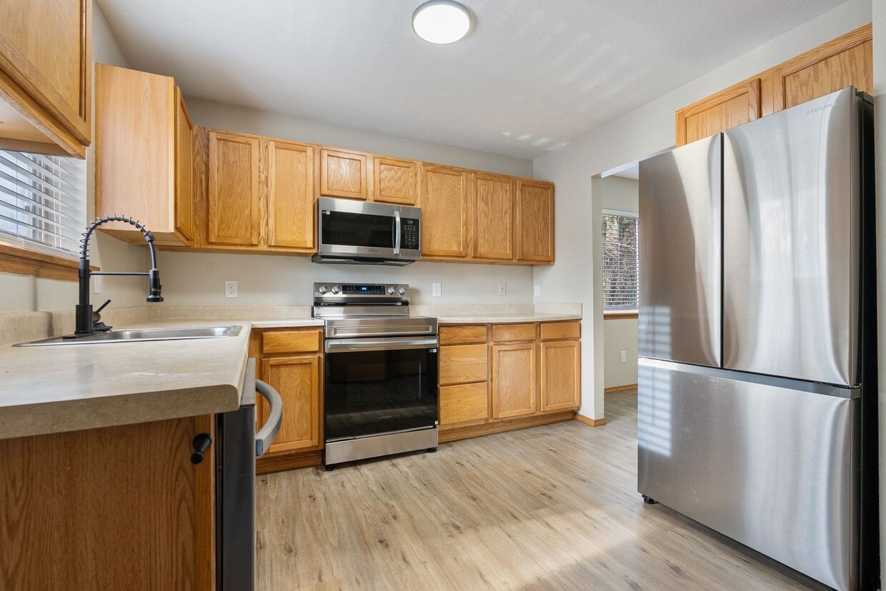 HALF OFF - FIRST MONTHS RENT! - HALF OFF - FIRST MONTHS RENT!