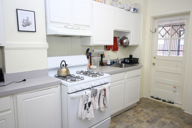 Foto del edificio - 3209 Guilford Ave