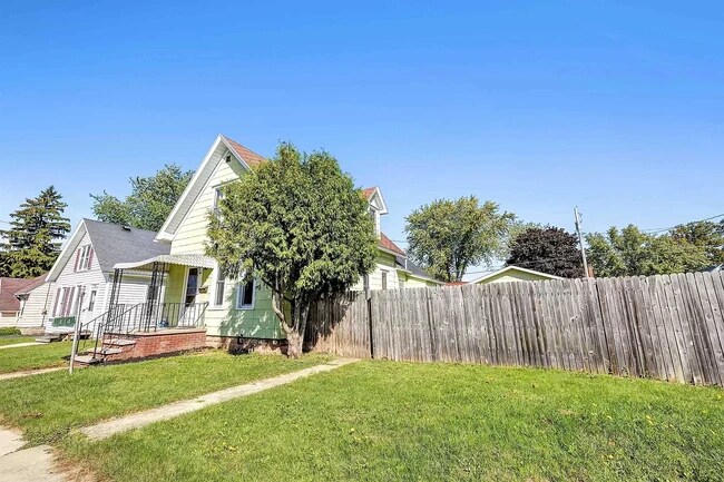 Foto del edificio - 414 W 6th St