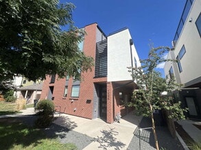 Building Photo - 1338 Perry St