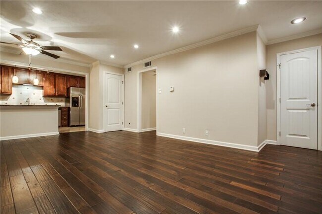 Building Photo - ***5325 Fleetwood Oaks Avenue #153***