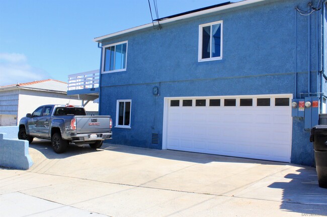Building Photo - 4551 Santa Monica Ave