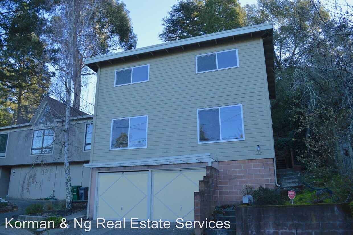 Primary Photo - 4 br, 2.5 bath House - 189 Fairlawn Drive