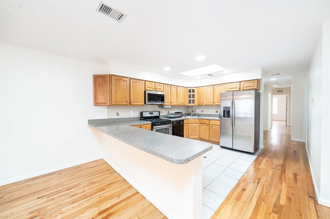 Foto del edificio - 233 Terrace Ave