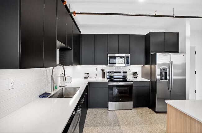 Foto del edificio - 400 S Main St