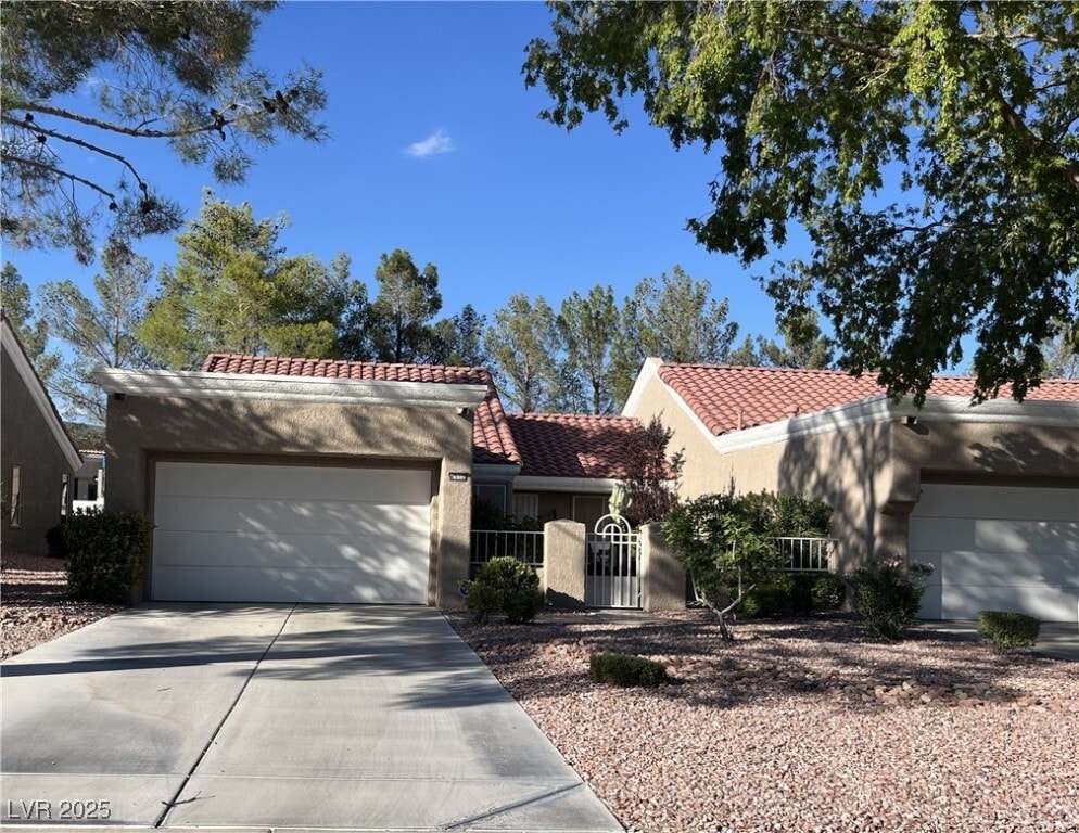 Primary Photo - 8512 Desert Holly Dr