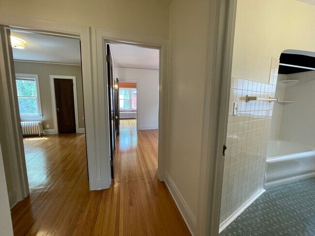 Building Photo - 3015 W 43rd St Duplex