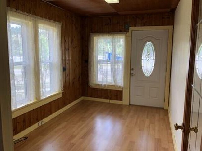Building Photo - 2 Bedroom 2 Bath on the outskirts of Bozeman!