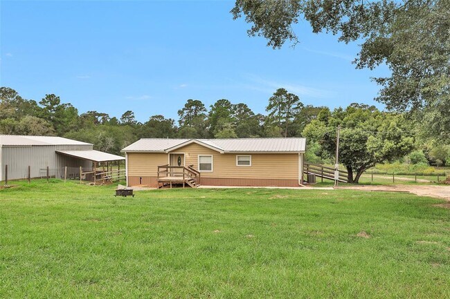Building Photo - 15916 Grand Flower