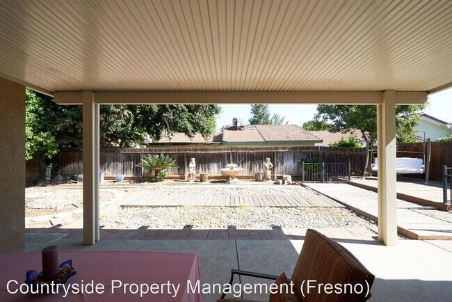 Building Photo - 3 br, 2 bath House - 5862 W. Fir Avenue