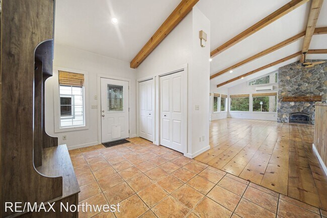 Building Photo - 3 br, 2.5 bath House - 1440 Goddard Rd SW