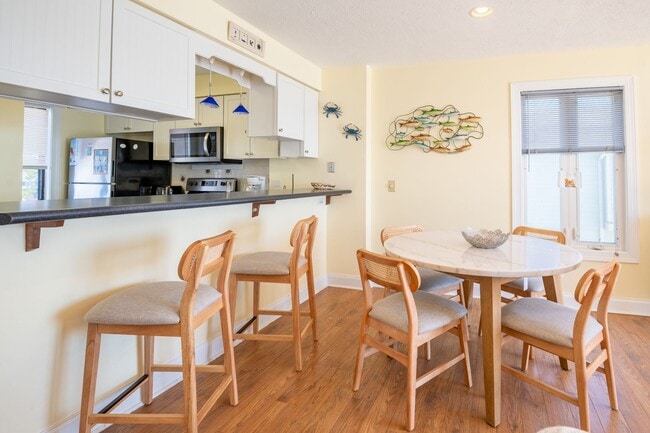 Building Photo - OCEANFRONT OFF-SEASON MONTH RENTAL READY FOR YOUR FALL ESCAPE