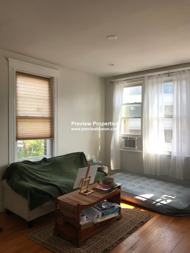 Building Photo - 32 Sidlaw Rd