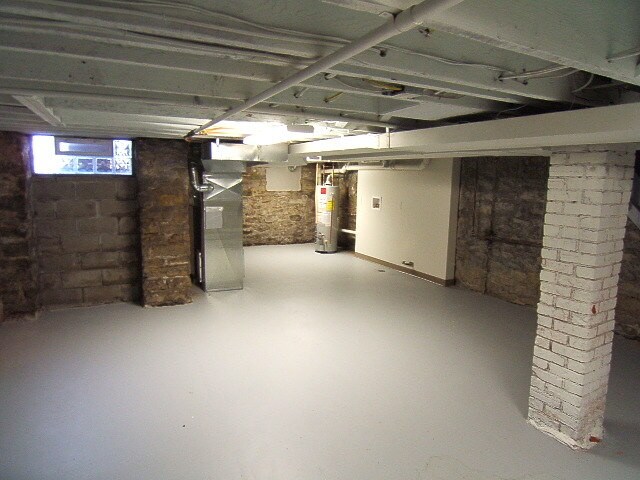 Building Photo - 304 Tappan St