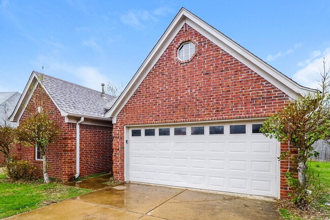 Building Photo - 50 Steffani Dr