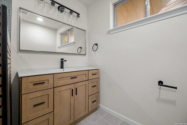 Foto del edificio - 209 Windcrest Dr