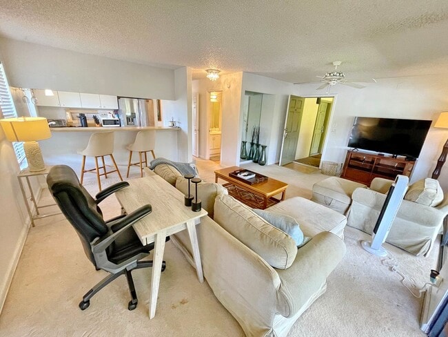 Building Photo - Maui Gardens - Central Kihei Resort Style Complex - Furnished 2 bed/1.5bath