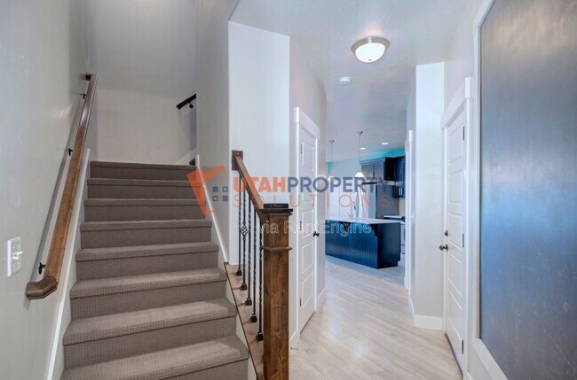 Building Photo - 15351 Tarawa Dr