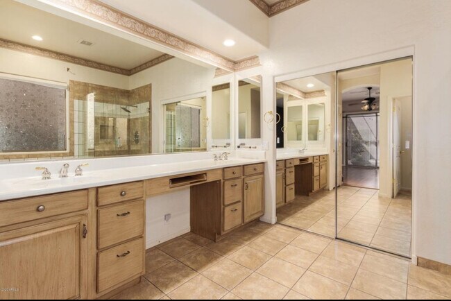 Foto del edificio - 1679 E Hearne Way