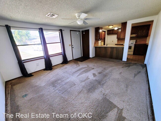 Building Photo - 3 br, 2 bath House - 8606 S Camay Ave
