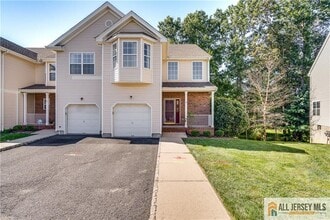Building Photo - 9 E Burgess Dr