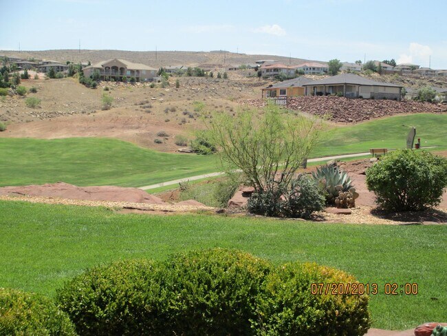 Building Photo - Wonderful 3 Bed 2 Bath Single Story on Sou...