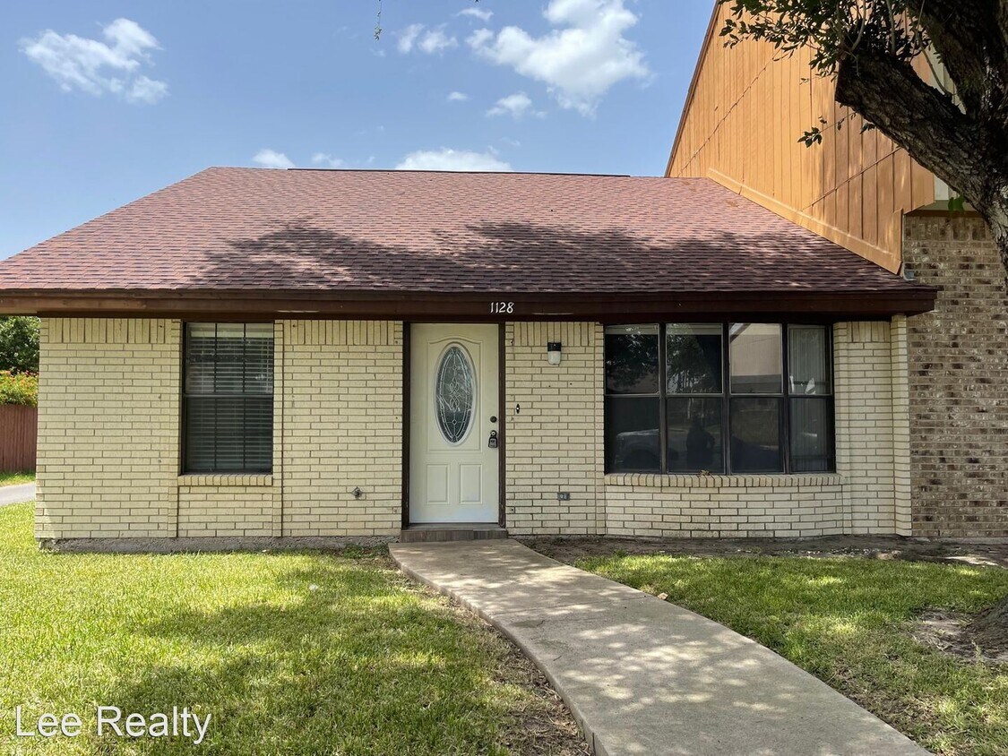 2 br, 2 bath House - 1128 REDBUD AVE. - 2 br, 2 bath House - 1128 REDBUD  AVE.