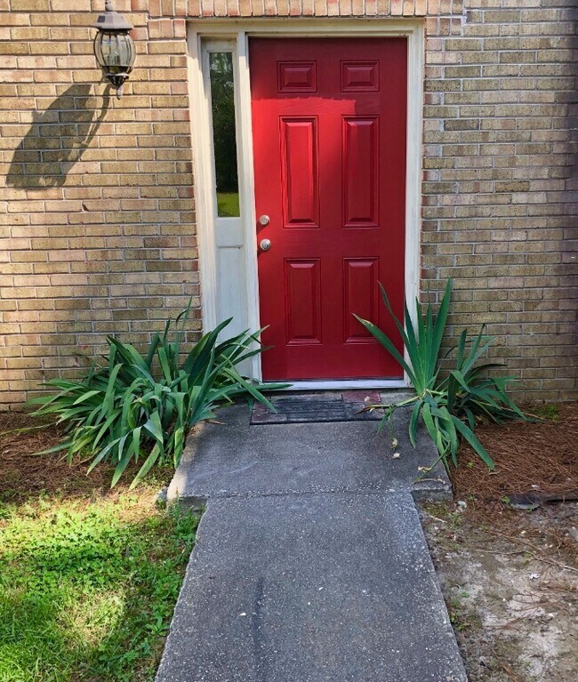 Building Photo - 2614 Dorian Dr SW