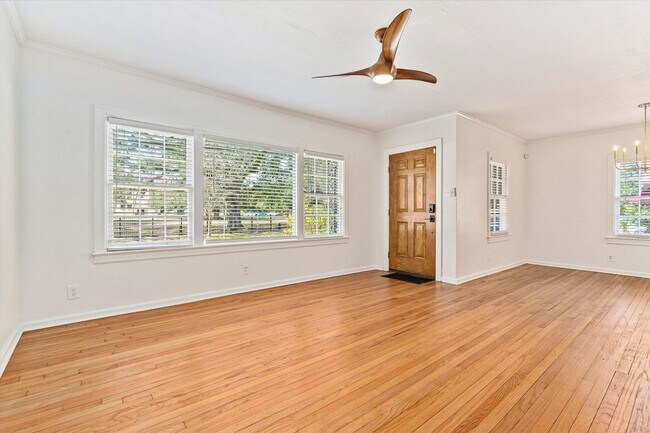 Building Photo - CLASSIC MIDTOWN HOME