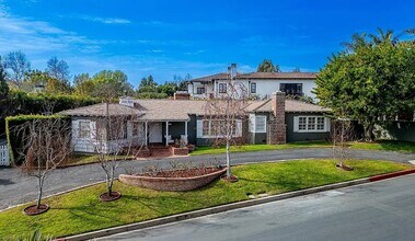 Building Photo - 157 N Woodburn Dr