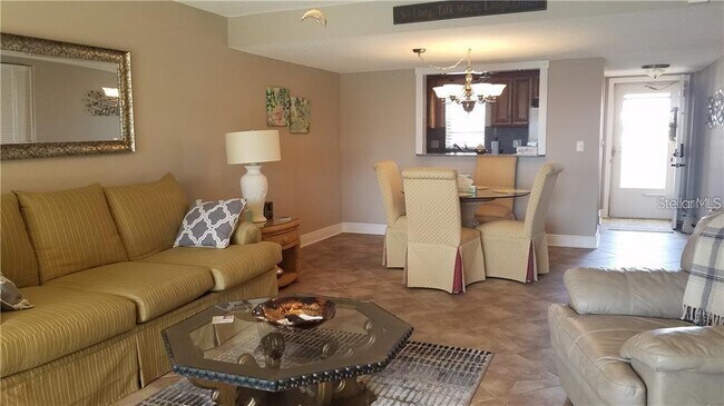 Foto del edificio - 7420 Bay Island Dr S
