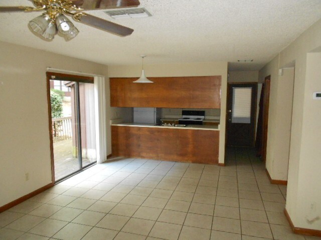 Foto del edificio - 3 Bedroom, 2.5 Bath off of Mission Road! Available August 2026!