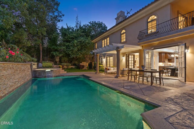 Foto del edificio - 1571 N Bundy Dr