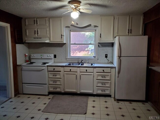 Foto del edificio - 1302 Highland Ave