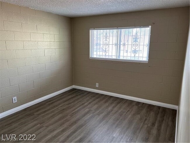 Building Photo - 625 S Royal Crest Cir